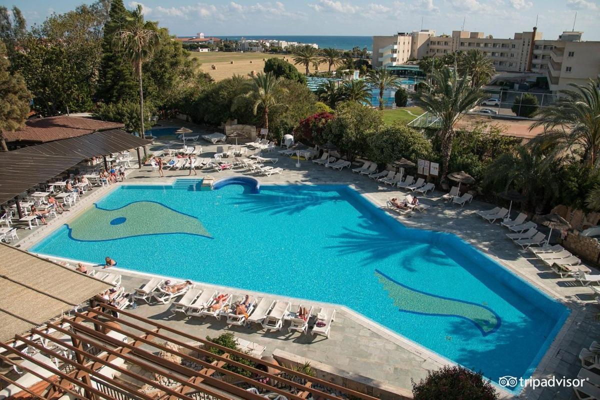 Always Welcome! Near Beach, Cml Swimming Pool Paphos Eksteriør billede