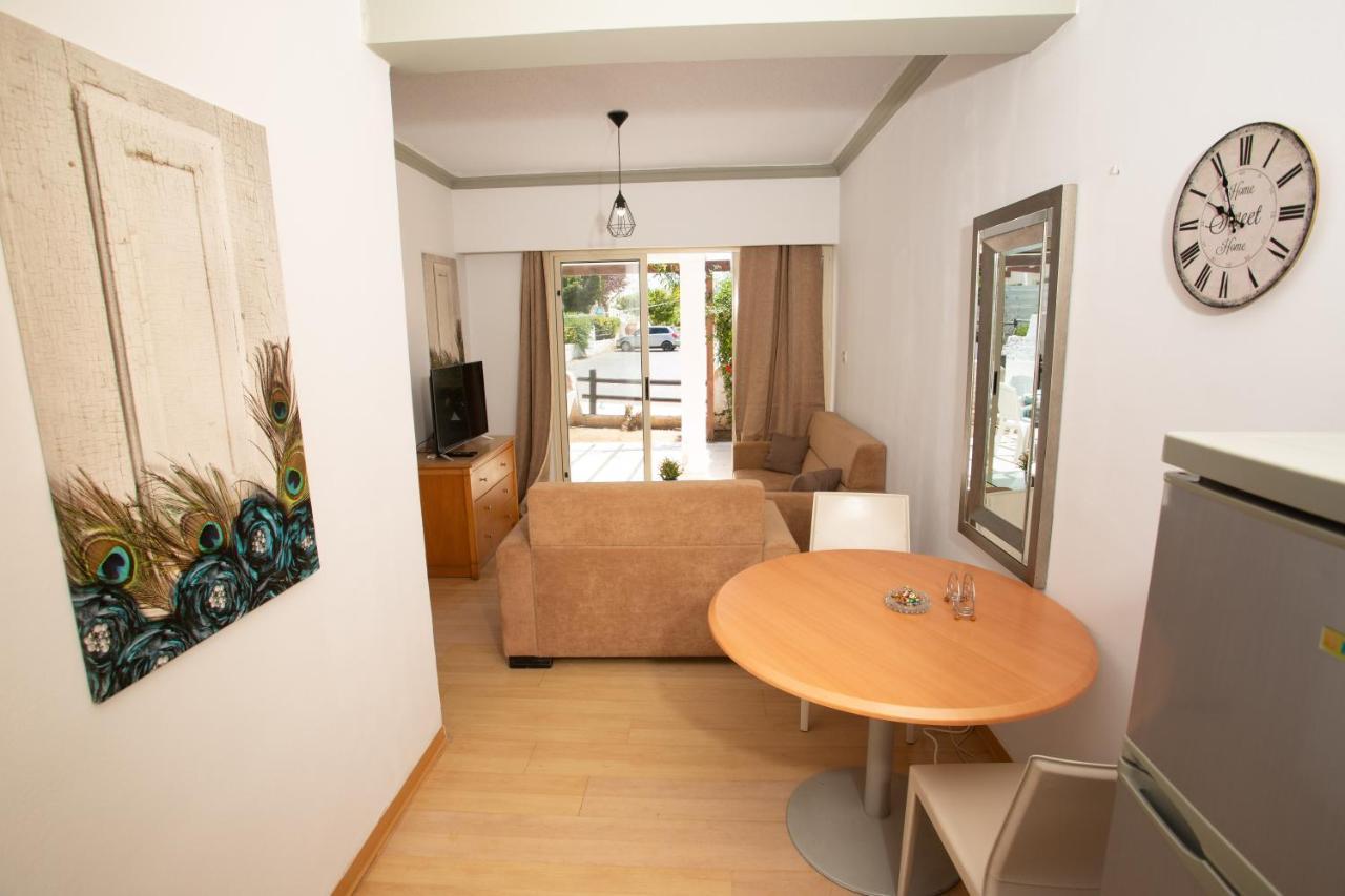Always Welcome! Near Beach, Cml Swimming Pool Paphos Eksteriør billede