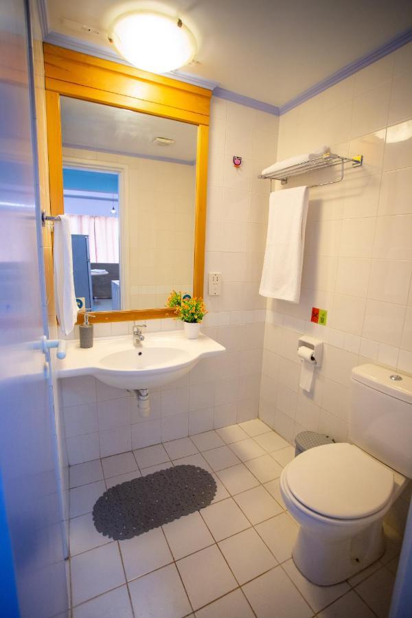 Always Welcome! Near Beach, Cml Swimming Pool Paphos Eksteriør billede